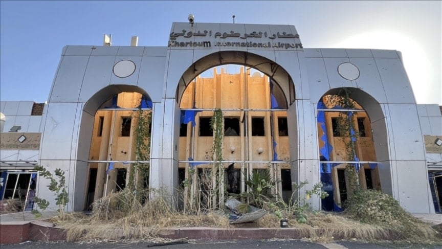 مدخل مطار الخرطوم الدولي في السودان