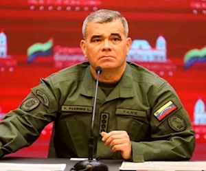وزير الدفاع الفنزويلي فلاديمير بادرينو لوبيز (أرشيفية) وزير الدفاع الفنزويلي فلاديمير بادرينو لوبيز (أرشيفية)