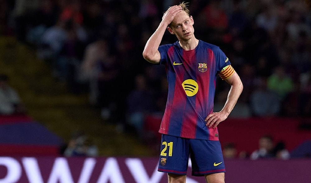 دي يونغ يغيب عن تدريبات برشلونة.. والقلق يتصاعد قبل الكلاسيكو
