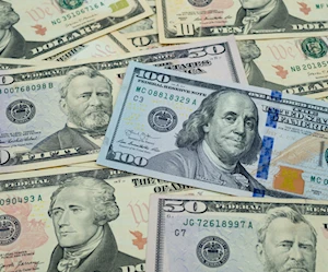 الدولار يتراجع بفغل ترجيح خفض جديد في أسعار الفائدة بالولايات المتحدة الدولار يتراجع بفغل ترجيح خفض جديد في أسعار الفائدة بالولايات المتحدة