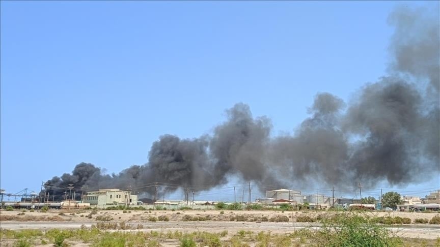 تصاعد الدخان من جراء أعمال القصف على إقليم الفاشر في السودان (أرشيفية)