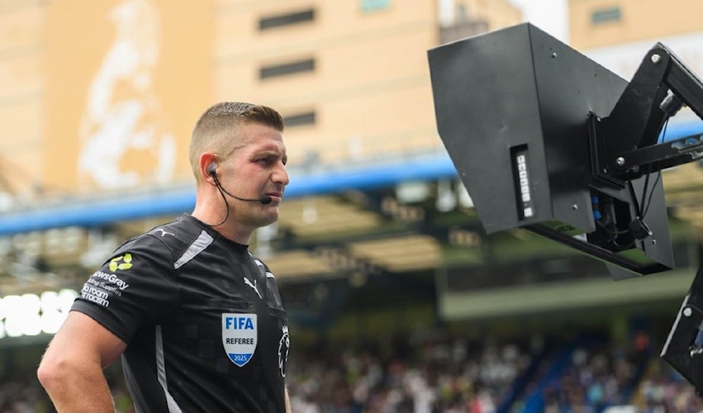 IFAB يدرس توسيع صلاحيات الـVAR لتشمل البطاقات الصفراء الثانية