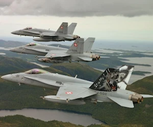 طائرات مقاتلة تابعة للقوات المسلحة السويسرية طائرات مقاتلة تابعة للقوات المسلحة السويسرية