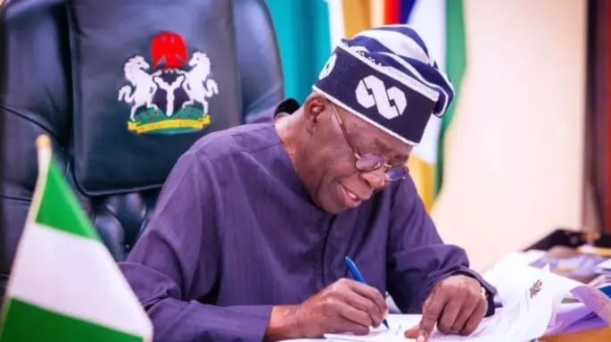 رئيس نيجيريا بولا تينوبو