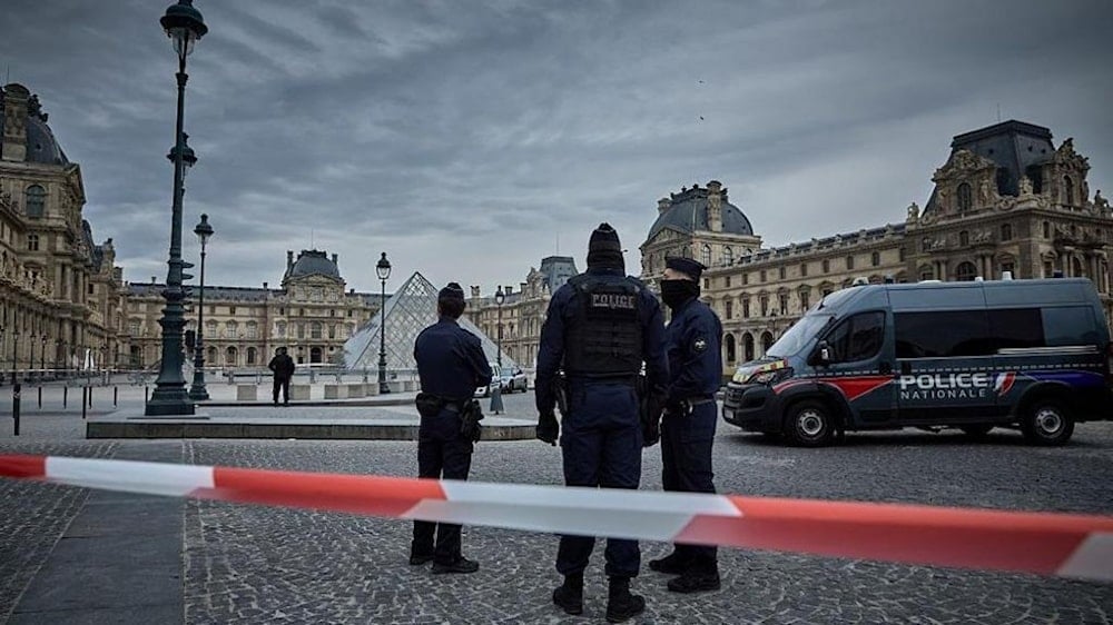 توقيف 5 مشتبه بهم جدد في سرقة مجوهرات التاج من