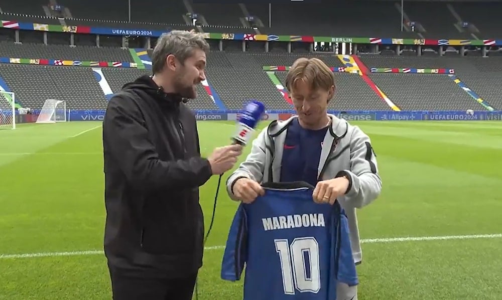 تجاهل ميسي ورونالدو.. مودريتش يكشف قائمة أساطيره الخمسة