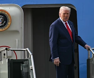 الرئيس الأميركي دونالد ترامب على متن طائرة الرئاسة متوجهاً إلى كوريا الجنوبية (أ ف ب) الرئيس الأميركي دونالد ترامب على متن طائرة الرئاسة متوجهاً إلى كوريا الجنوبية (أ ف ب)