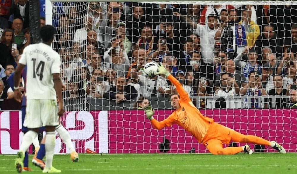 تشيزني يكشف سر تصديه لركلة جزاء مبابي في الكلاسيكو