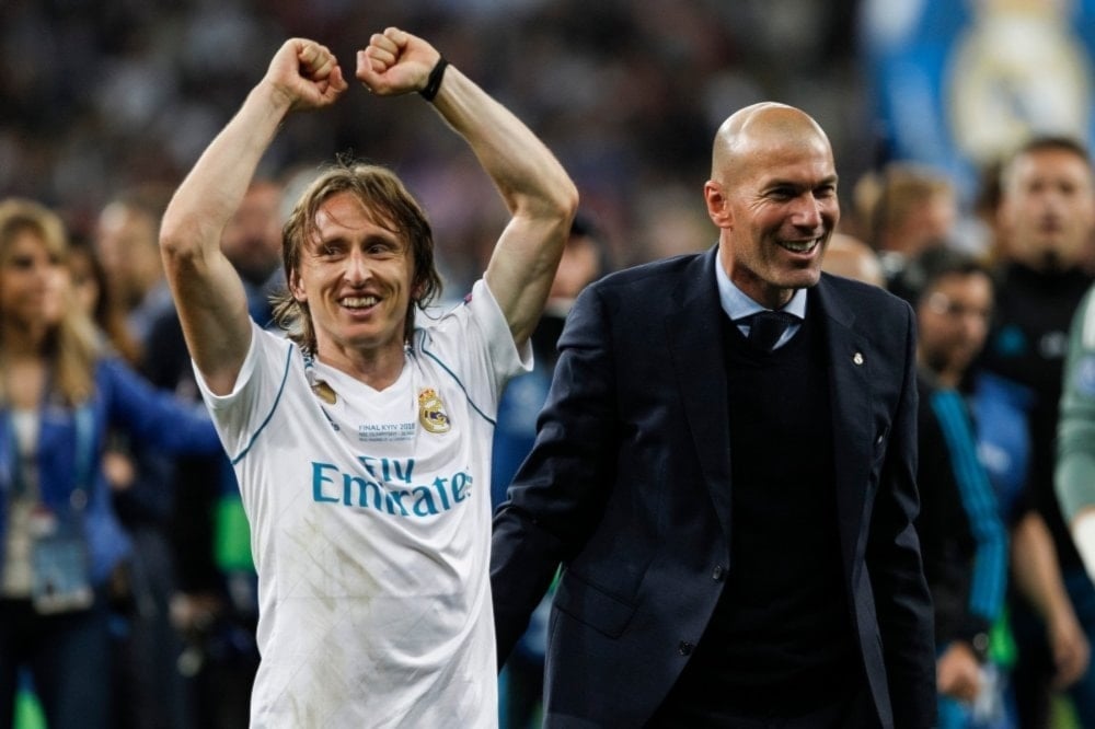 تجاهل ميسي ورونالدو.. مودريتش يكشف قائمة أساطيره الخمسة