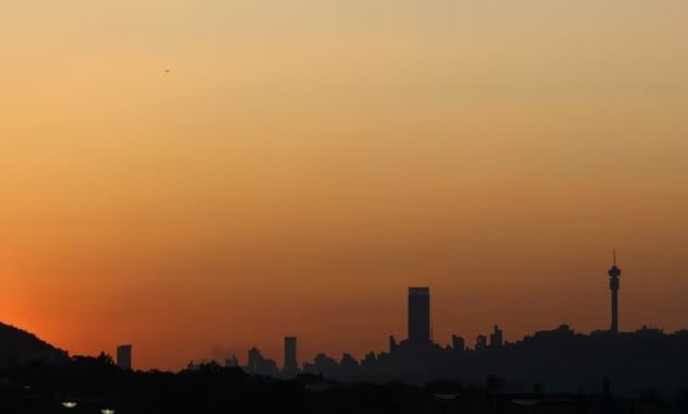 برج هيلبرو الموجود في مدينة جوهانسبرغ في جنوب أفريقيا 2023 (رويترز)