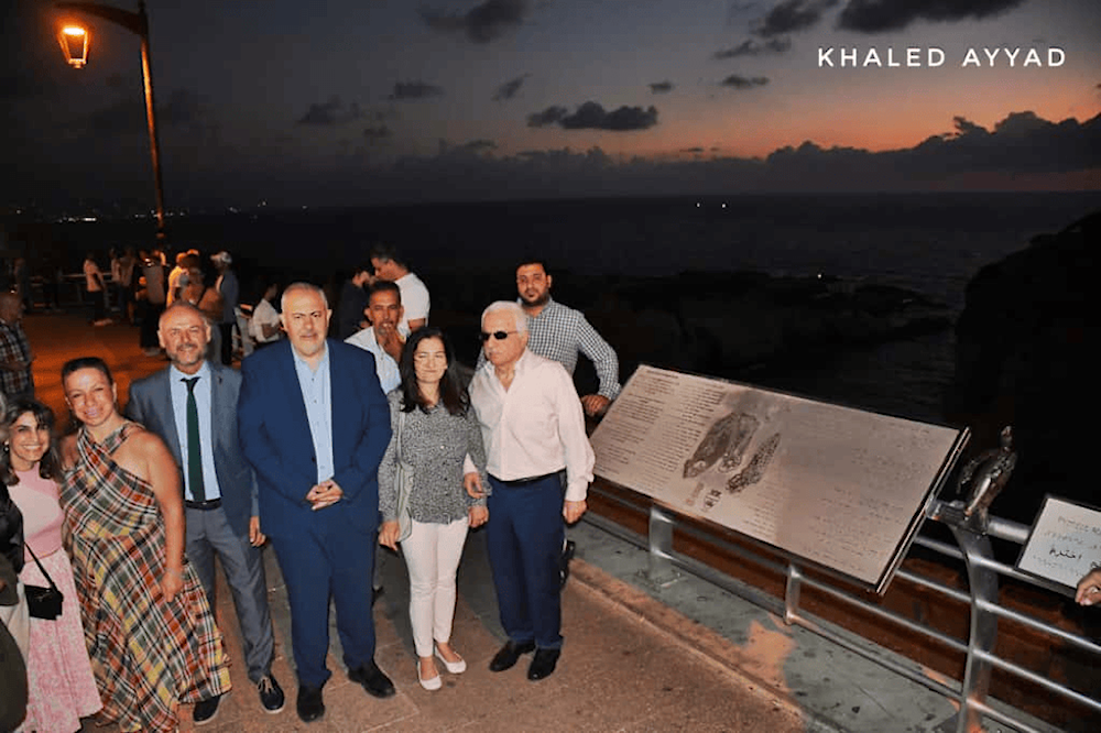 خلال فعالية تثبيت لوحة 