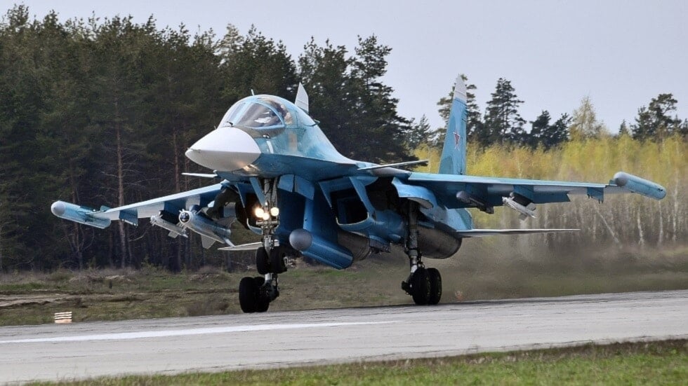 قاذفة Su-34 الروسية 