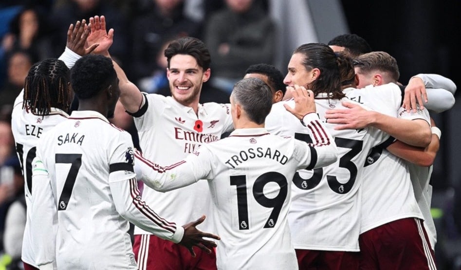 أرسنال يبتعد بالصدارة بفوزه على بيرنلي.. ومانشستر يونايتد يتعثر