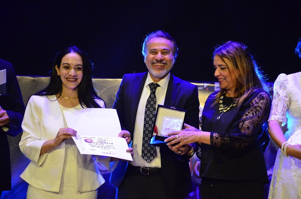  إيهاب فهمي يهدي تكريمه لشهداء وأطفال غزة