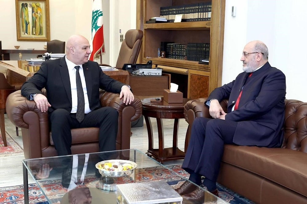 الرئيس اللبناني ورئيس شبكة الميادين الإعلامية خلال لقائهما في القصر الجمهوري في بعبدا