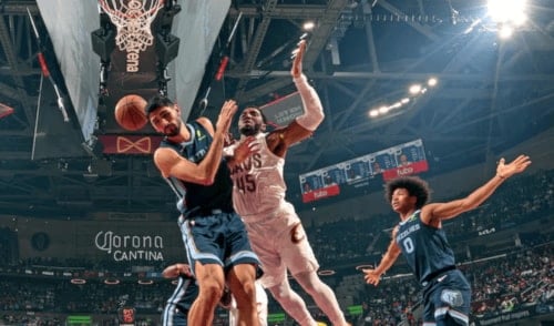 ميتشل يقود كافاليرز لانتفاضة مثيرة أمام غريزليز في الـNBA