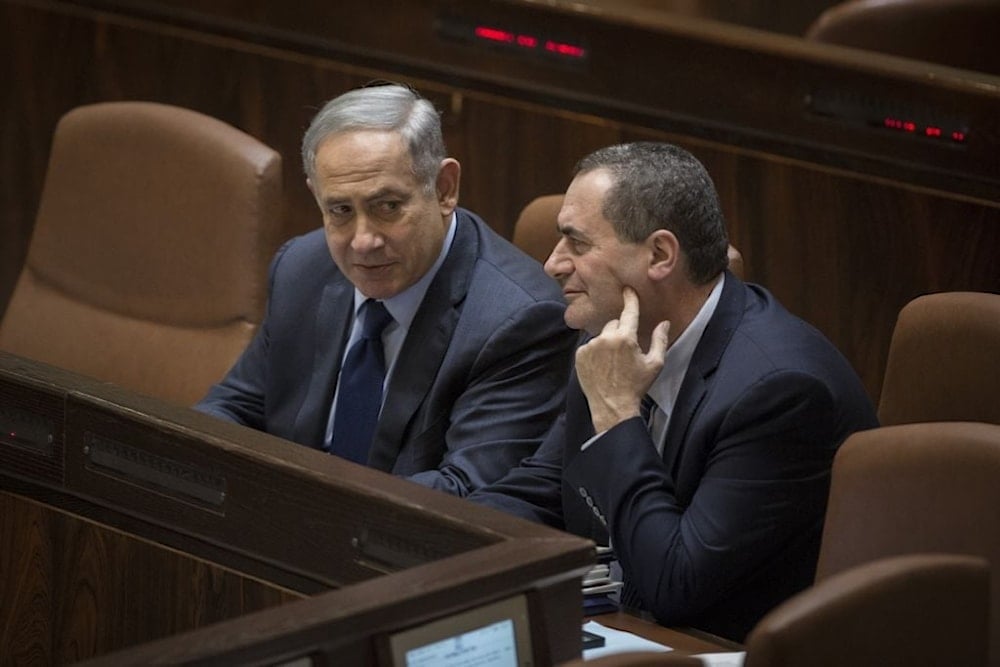 رئيس الوزراء الإسرائيلي بنيامين نتنياهو ووزير 