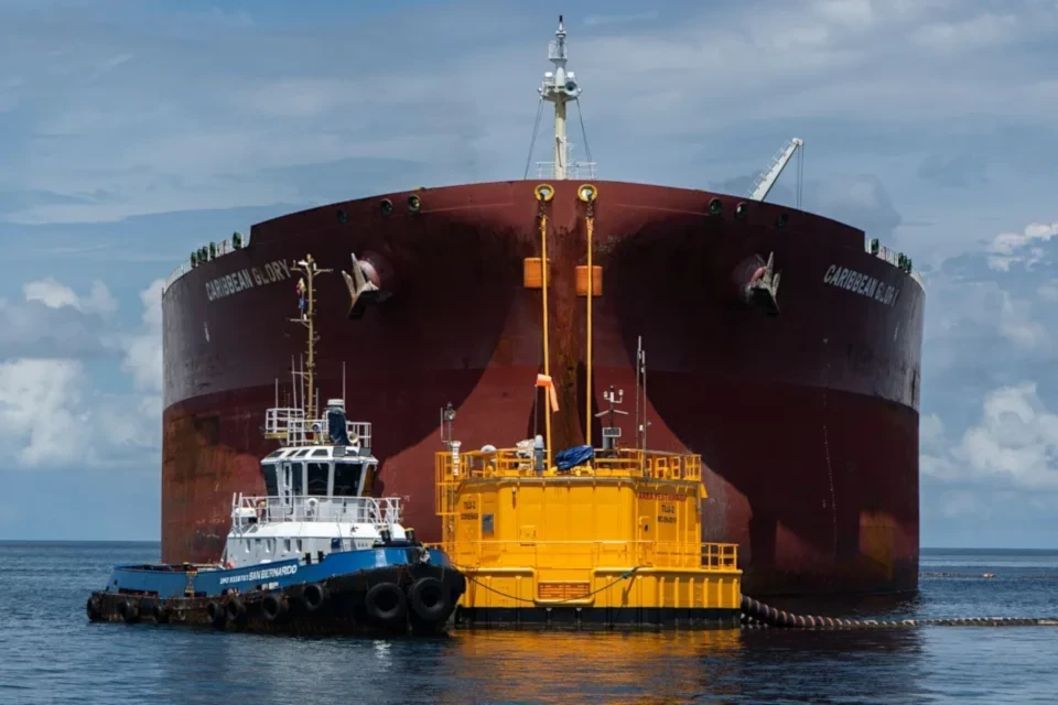 النفط يتراجع بعد استئناف صادرات روسيا من البحر الأسود (أرشيفية)