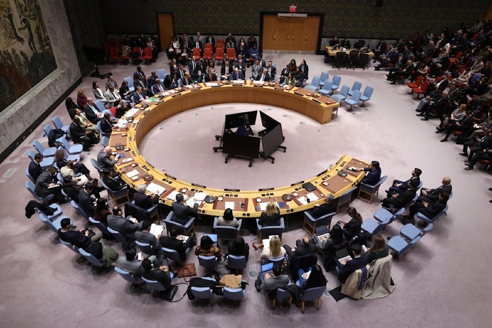 السفراء والممثلون لدى الأمم المتحدة يجتمعون في مجلس الأمن للتصويت على قرار أميركي بشأن غزة في مقر الأمم المتحدة في مدينة نيويورك