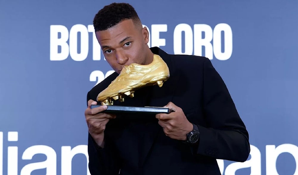 مبابي يتسلّم جائزة الحذاء الذهبي في البرنابيو