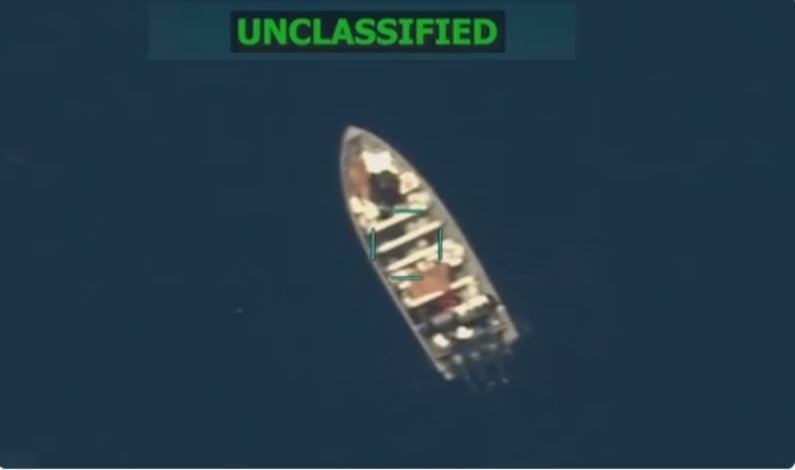 صورة نشرها وزير الحرب بيت هيغسيث على حسابه في X تفيد باستهداف سفينة في البحر الكاريبي، في 29 تشرين الأول/أكتوبر 2025