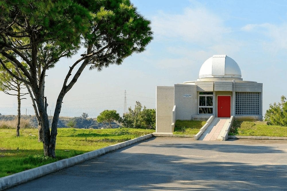 المرصد الحالي الموجود في حرم الجامعة