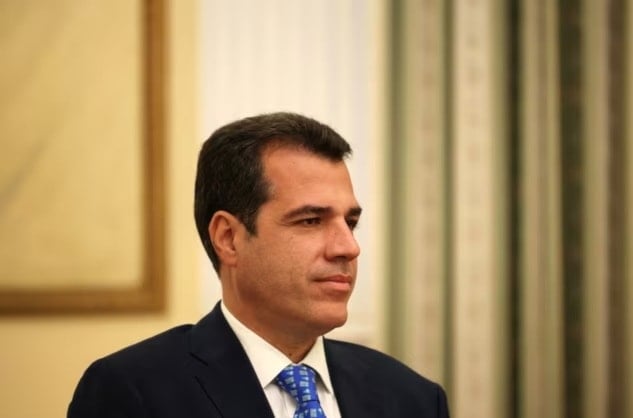 وزير الهجرة واللجوء ثانوس بليفريس (رويترز)