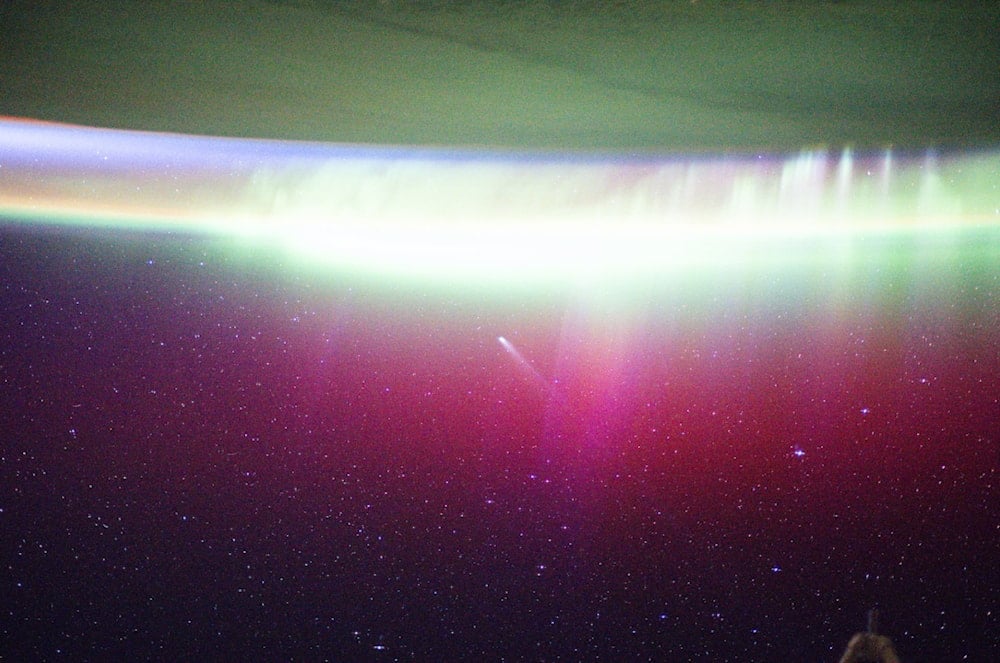 لحظة تاريخية نادرة لمذنب 