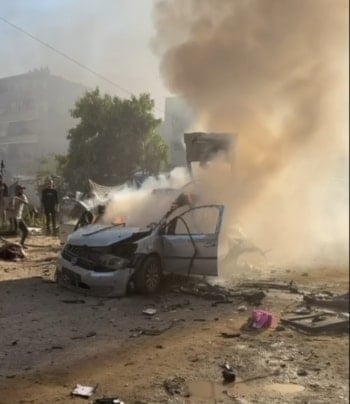 سيارة استهدفها الاحتلال في قطاع غزة في 22 تشرين الثاني/نوفمبر 2025 (وكالات)