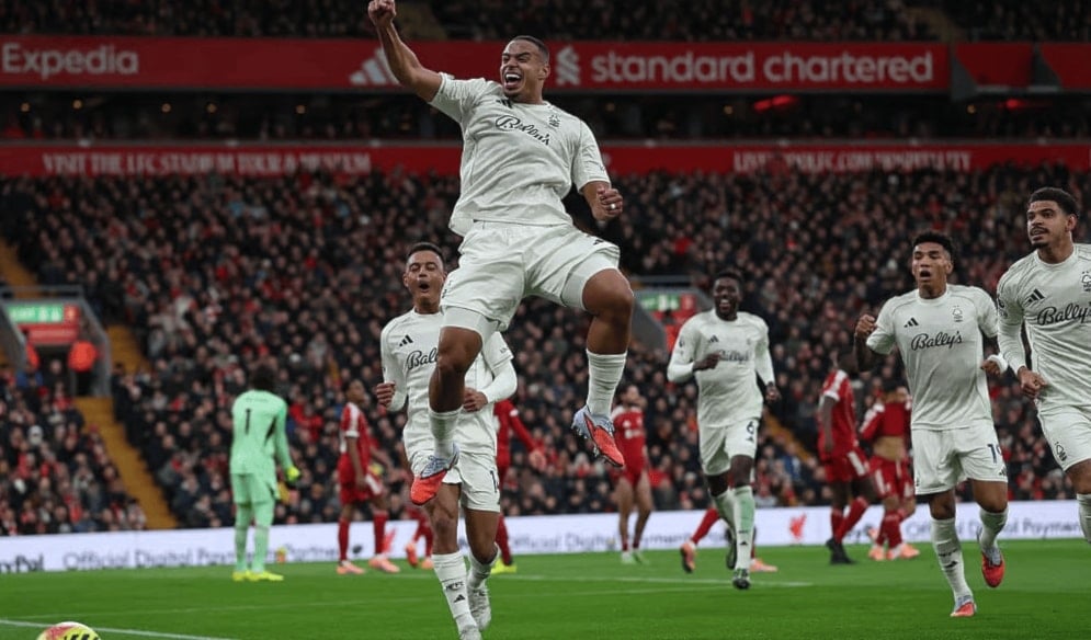 ليفربول يسقط بثلاثية أمام نوتينغهام ويواصل أزمته في البريميرليغ