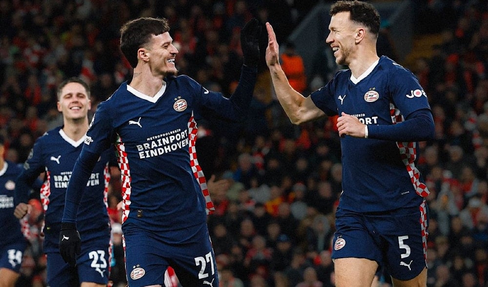 أيندهوفن يكتسح ليفربول برباعية تاريخية في أنفيلد