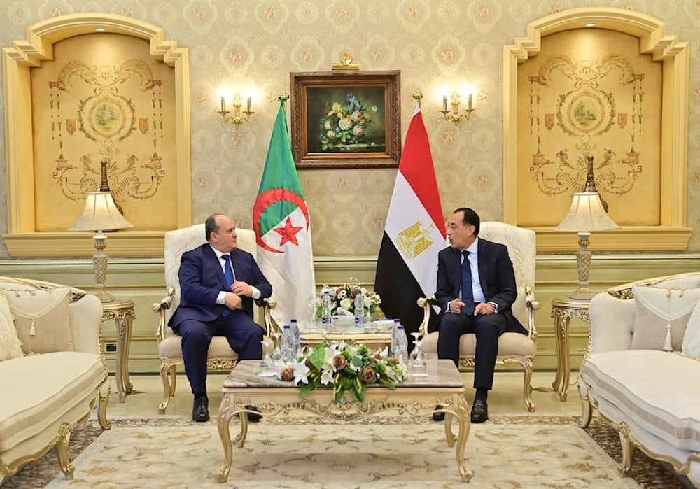 رئيس مجلس الوزراء المصري مصطفى مدبولي يلتقي الوزير الأول في الجزائر سيفي غريب