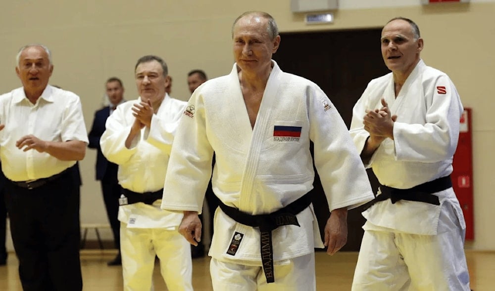 الاتحاد الدولي للجودو يعيد الرياضيين الروس للمنافسة تحت العلم الروسي