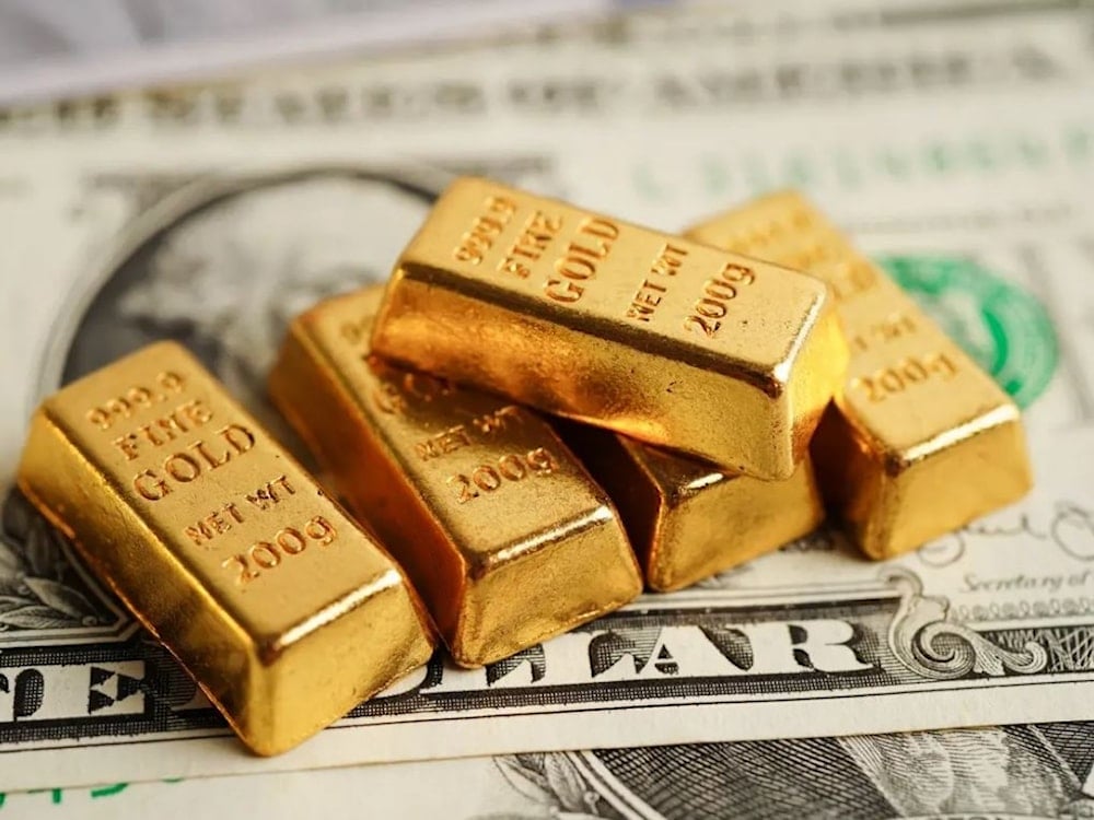 يميل الذهب، الذي لا يدر عائداً، إلى الازدهار عندما تكون أسعار الفائدة منخفضة