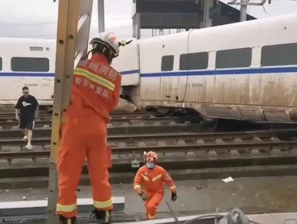 مقتل 11 شخصاً وإصابة اثنين في حادث قطار بالصين
