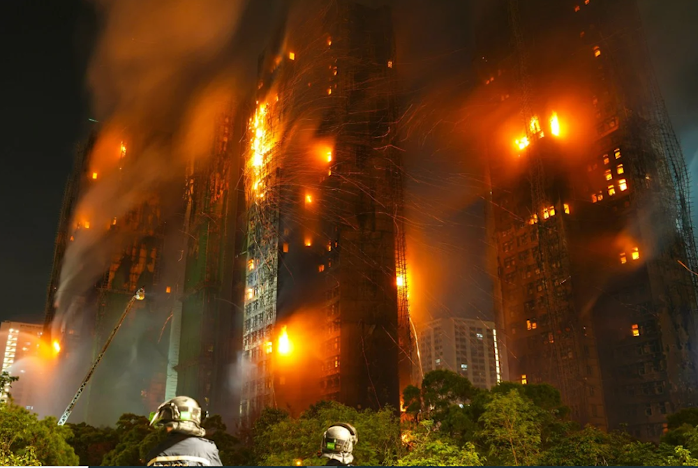 الصين: 44 قتيلاً و279 مفقوداً في حريق بمجمع سكني في هونغ كونغ