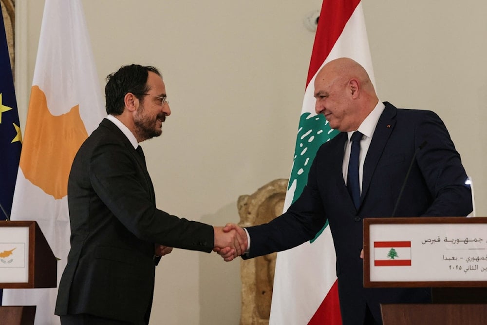 الرئيس اللبناني جوزاف عون ونظيره القبرصي نيكوس خريستودوليدس في بيروت (أ ف ب)