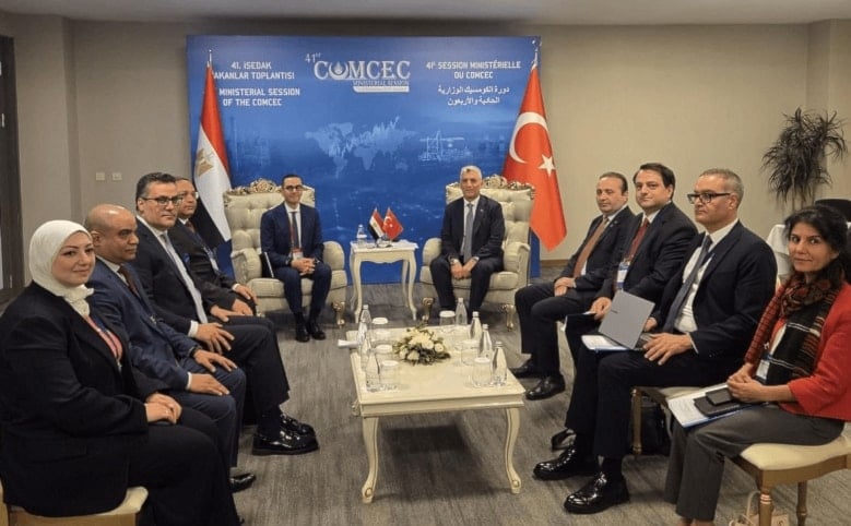 وفد مصري برئاسة وزير الاستثمار والتجارة الخارجية حسن الخطيب يتلقي نظيره التركي عمر بولات في العاصمة التركية إسطنبول خلال الاجتماع 41 لوزراء تجارة 