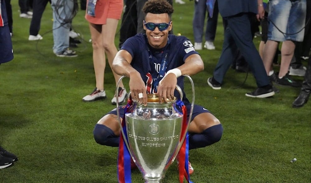 دوي يتوج بجائزة 