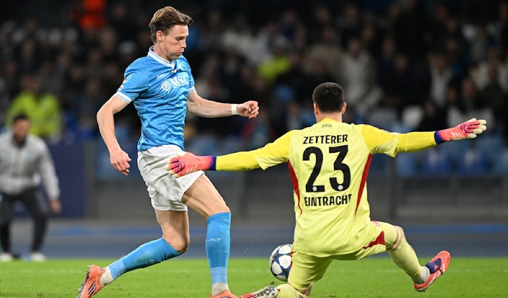 نابولي يسقط بفخ التعادل أمام آينتراخت فرانكفورت