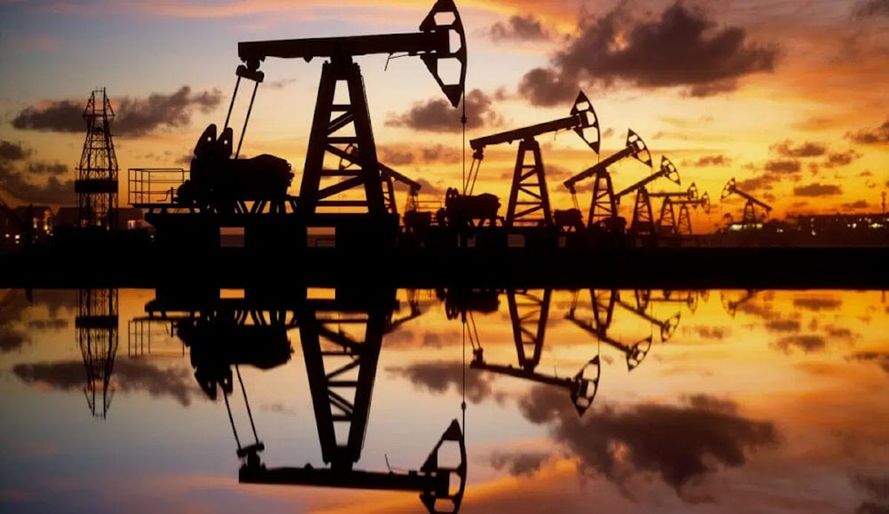 أسعار النفط تستقر وسط مخاوف من تباطؤ الطلب وارتفاع مخزونات الخام الأميركية (أرشيفية)