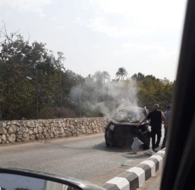 السيارة المستهدفة في برج رحال يوم الأربعاء (وسائل تواصل)