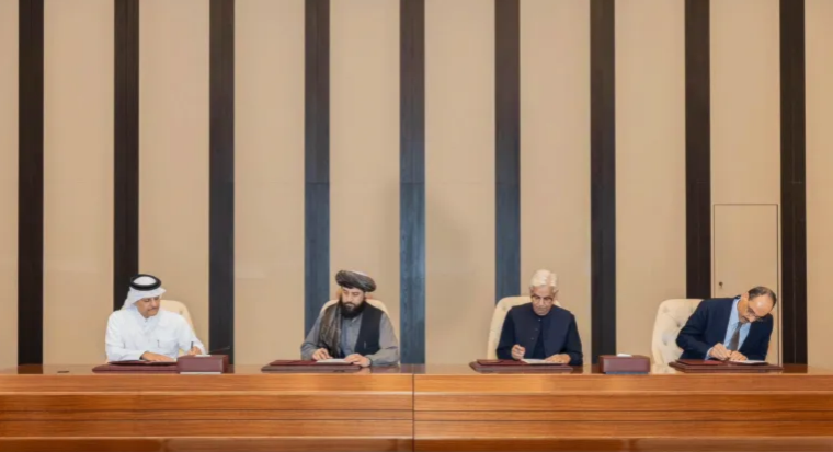 أفغانستان وباكستان تستأنفان محادثات السلام في إسطنبول