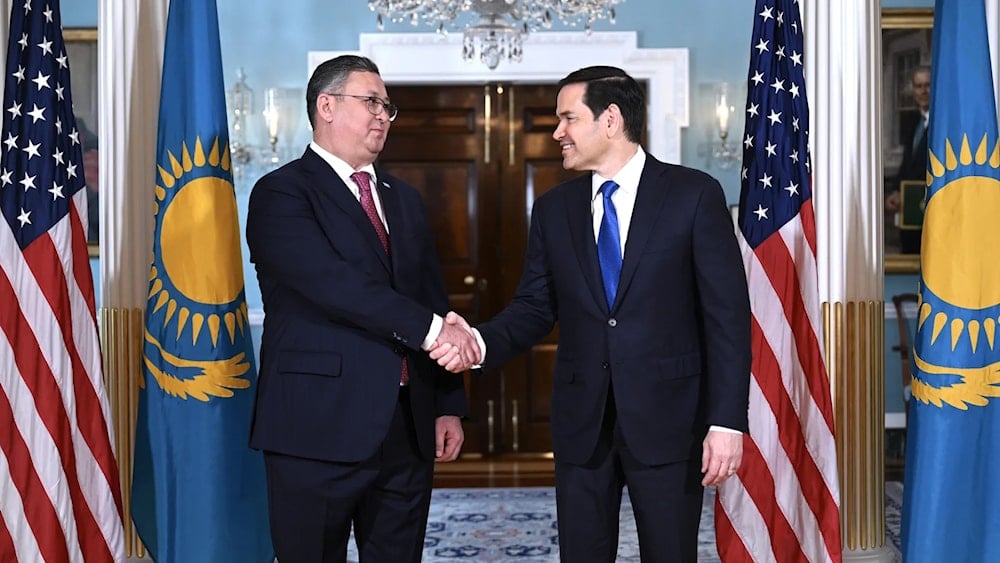 وزير الخارجية الأميركي ماركو روبيو ووزير خارجية كازاخستان مرات نورتيليو (أكسيوس)