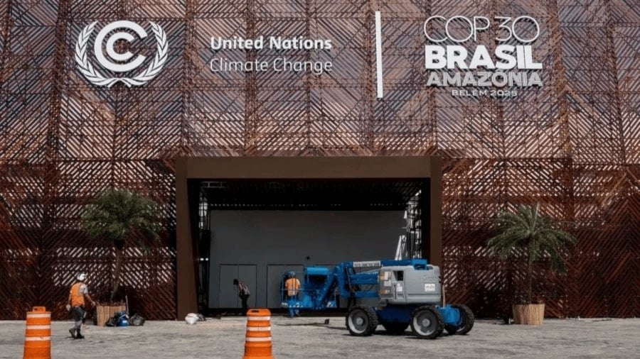 الأنظار نحو مدينة 