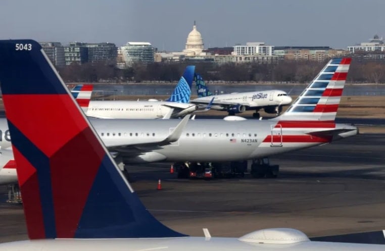 الإغلاق الحكومي يشل حركة الطيران الأميركي: خفض 4% من الرحلات الداخلية
