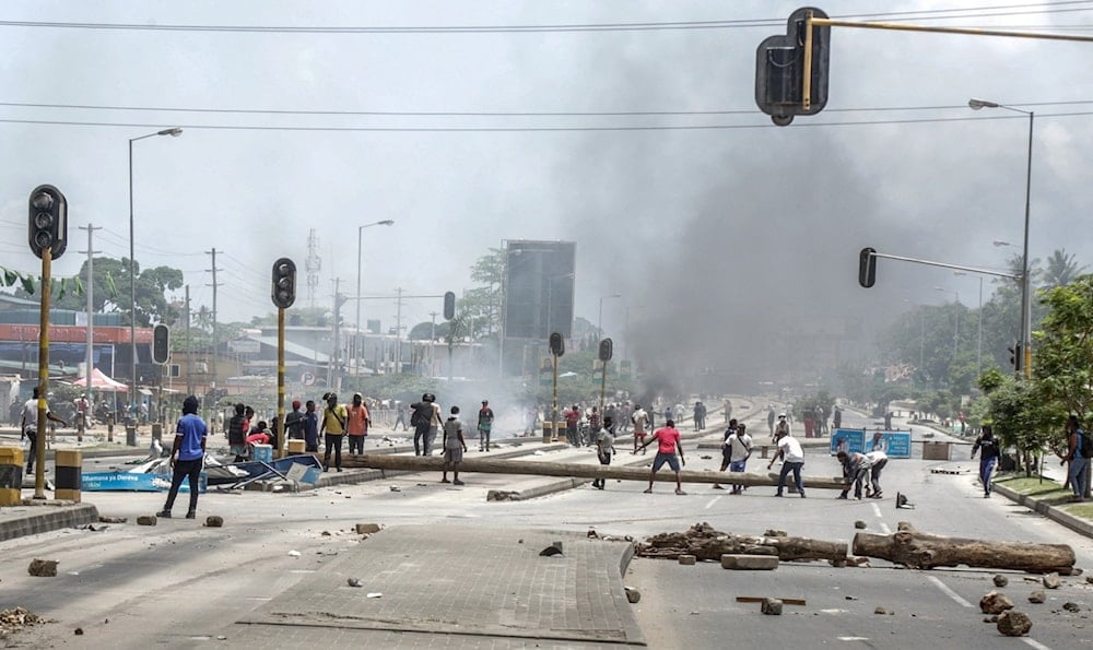 احتجاجات عنيفة اندلعت في دار السلام خلال الانتخابات الرئاسية في تنزانيا (أ ف ب)