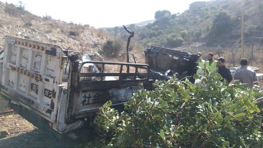 المركبة المستهدفة بين بلدتي الصوانة وخربة سلم جنوب لبنان (تواصل اجتماعي)