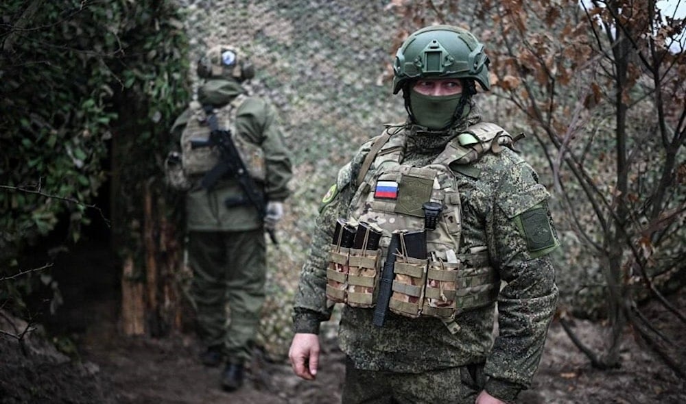 جنديان روسيان في أثناء تحرير كلينوفوي (مواقع روسية)