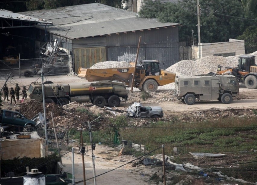 من اقتحام الاحتلال الإسرائيلي لمخيم طولكرم في الضفة الغربية (أرشيفية)